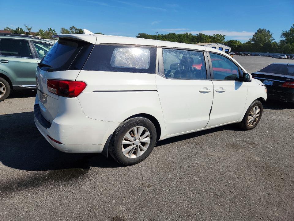 Photo 3 from auction – 2017 KIA SEDONA with VIN KNDMA5C19H6285628