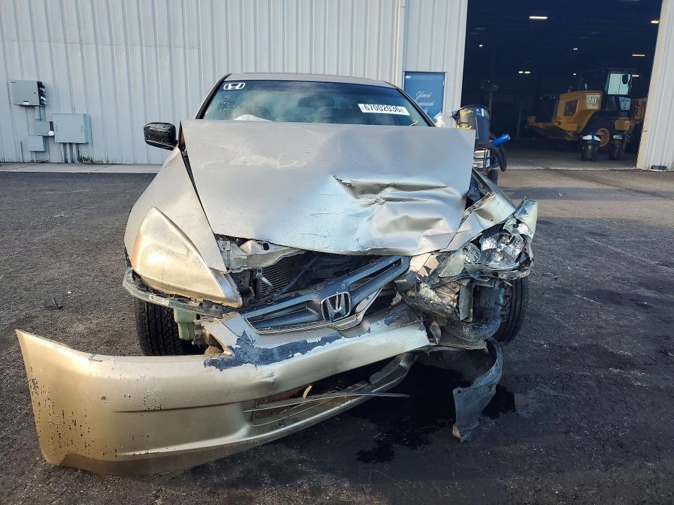 Photo 5 from auction – 2004 HONDA ACCORD with VIN 1HGCM56804A001730