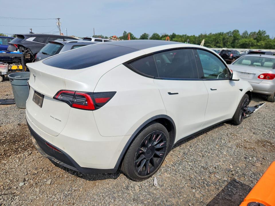 Photo 3 from auction – 2020 TESLA MODEL Y with VIN 5YJYGDEE5LF041742
