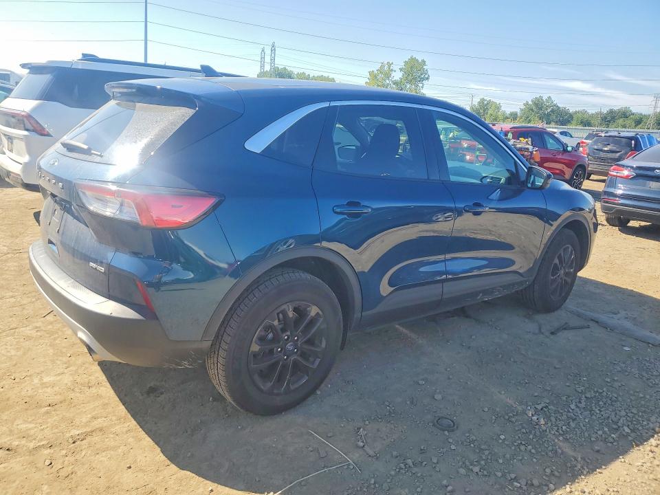 Photo 3 from auction – 2020 FORD ESCAPE with VIN 1FMCU9G68LUC62261
