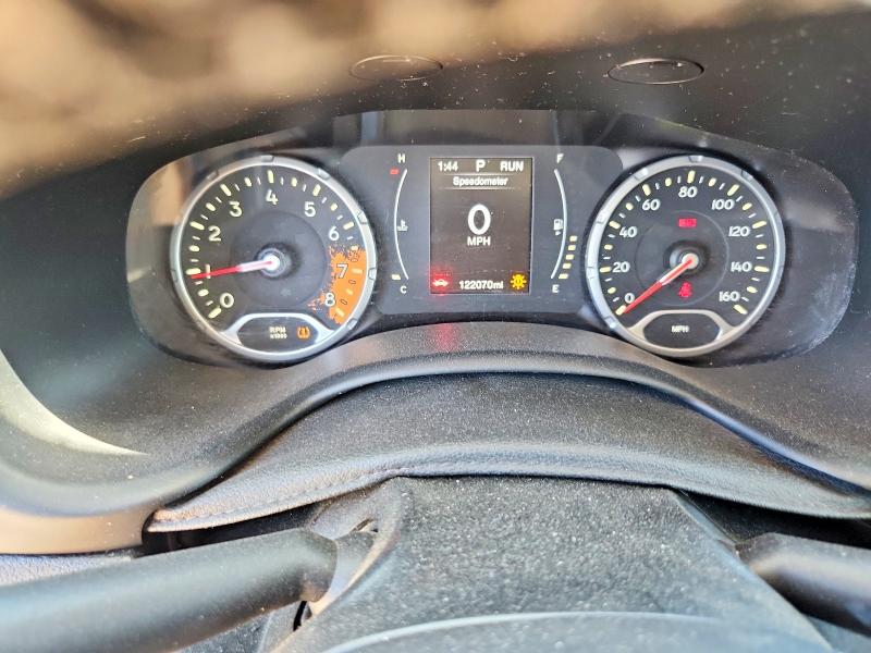 Photo 9 from auction – 2015 JEEP RENEGADE with VIN ZACCJBBT1FPB27601