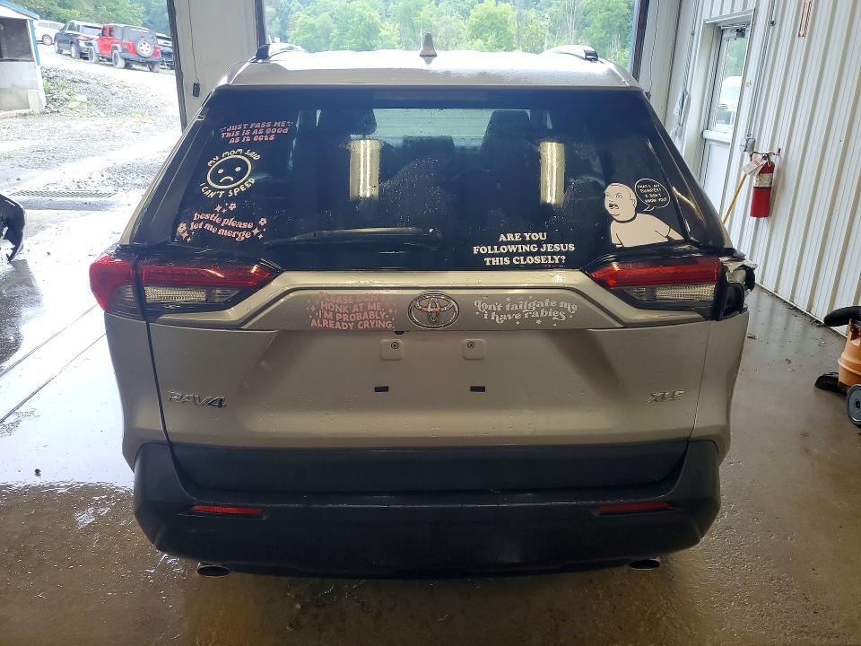 Photo 6 from auction – 2021 TOYOTA RAV4 with VIN 2T3W1RFV8MC137110