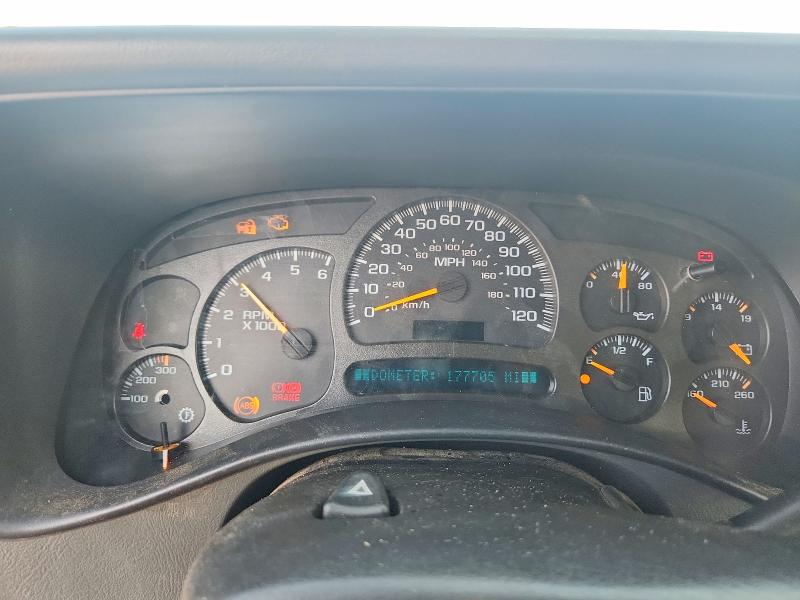 Photo 9 from auction – 2004 CHEVROLET SILVERADO with VIN 1GCHK23U54F256516