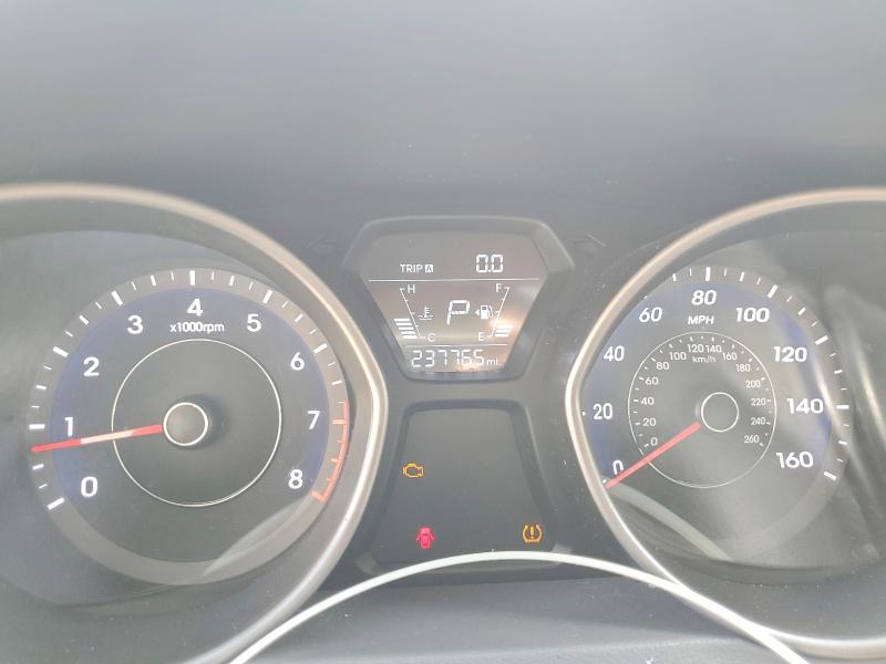 Photo 9 from auction – 2016 HYUNDAI ELANTRA with VIN 5NPDH4AE4GH793621