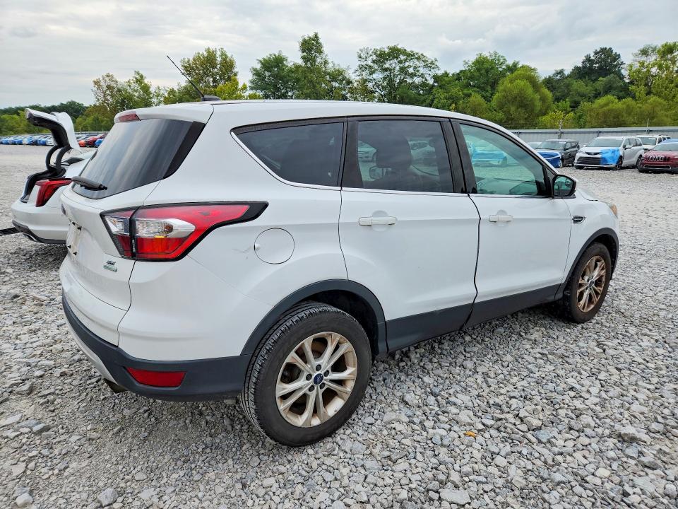 Photo 3 from auction – 2017 FORD ESCAPE with VIN 1FMCU0GDXHUE17099
