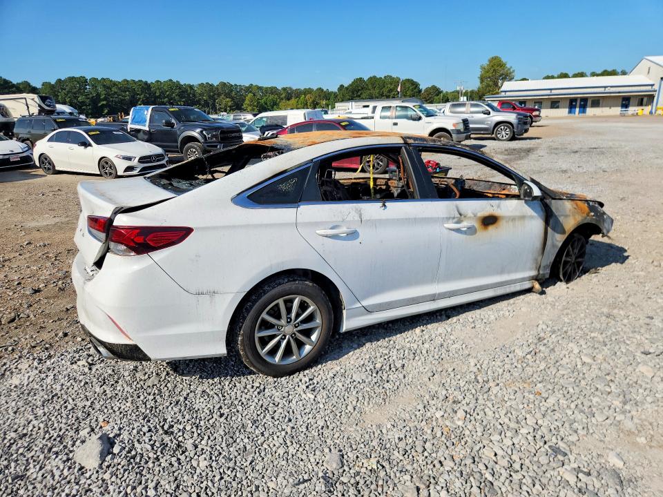 Photo 3 from auction – 2019 HYUNDAI SONATA with VIN 5NPE24AF5KH762269