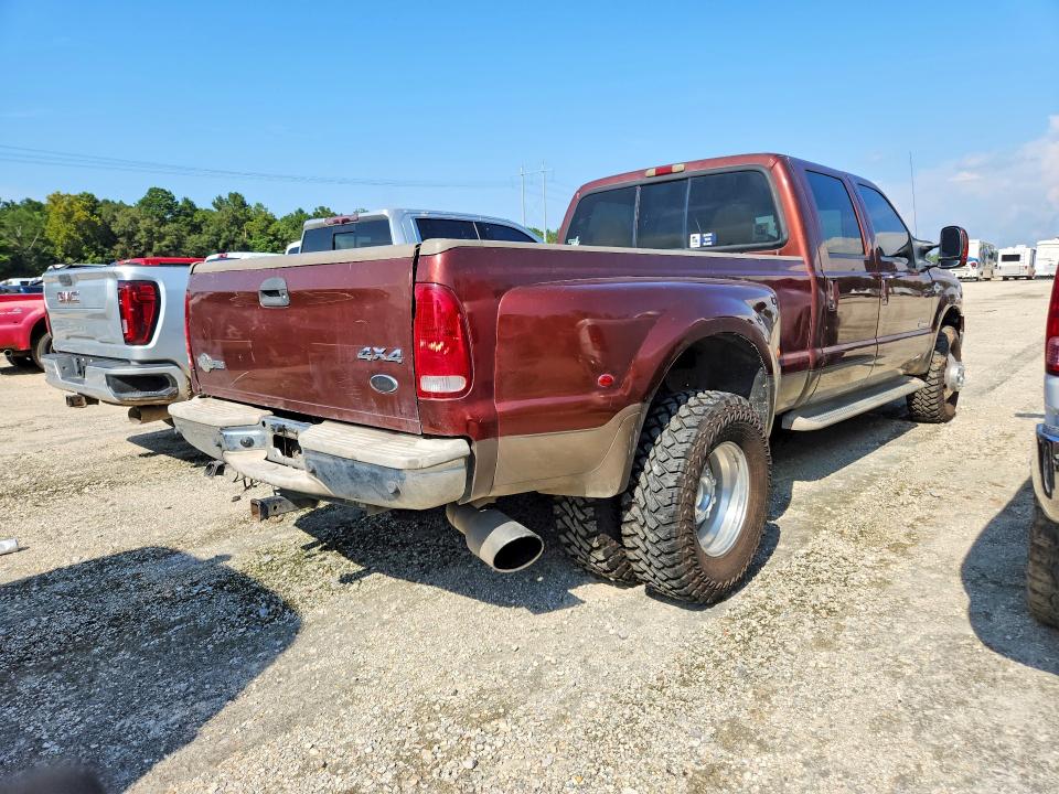 Photo 3 from auction – 2005 FORD F350 with VIN 1FTWW33PX5EA19717