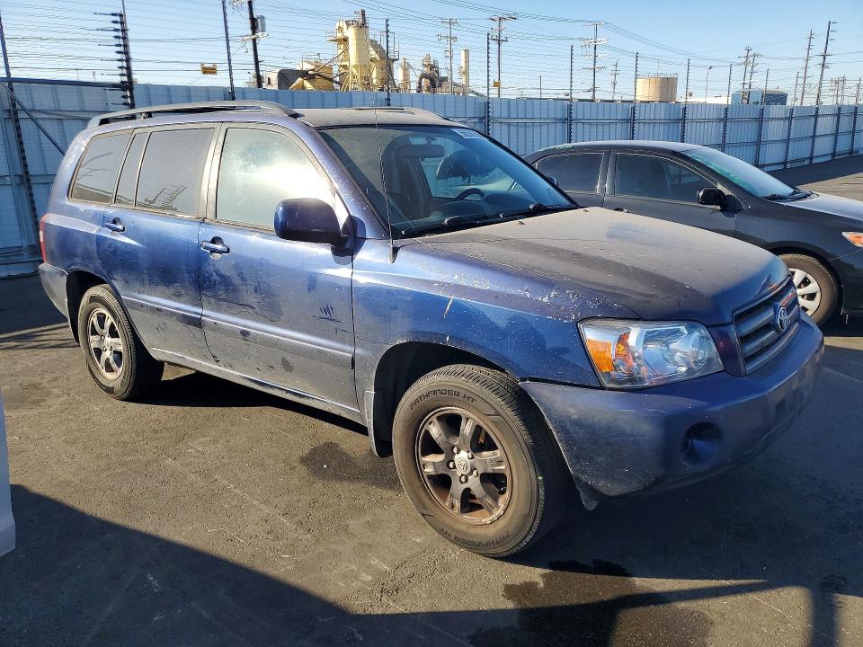 Photo 4 from auction – 2004 TOYOTA HIGHLANDER with VIN JTEGP21A140016075