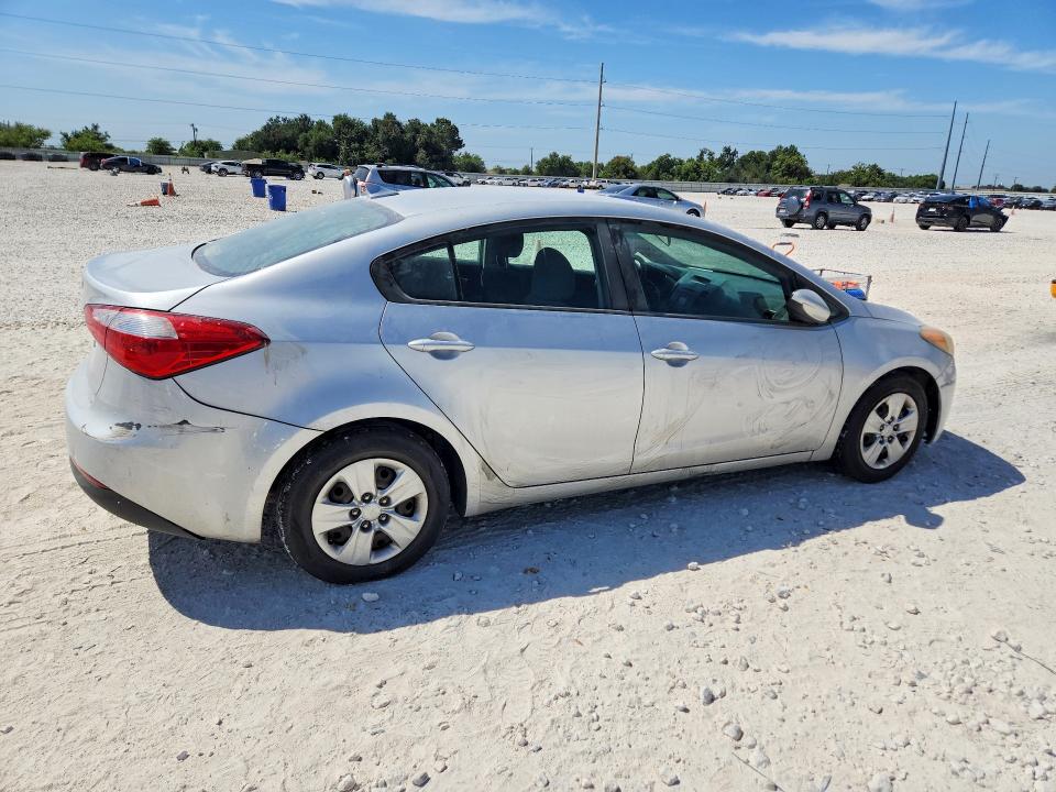 Photo 3 from auction – 2016 KIA FORTE with VIN KNAFK4A60G5610571