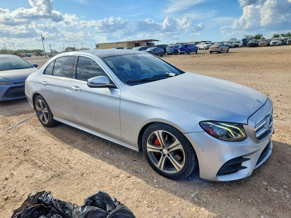 Photo 4 from auction – 2017 MERCEDES-BENZ E with VIN WDDZF4KB0HA123921