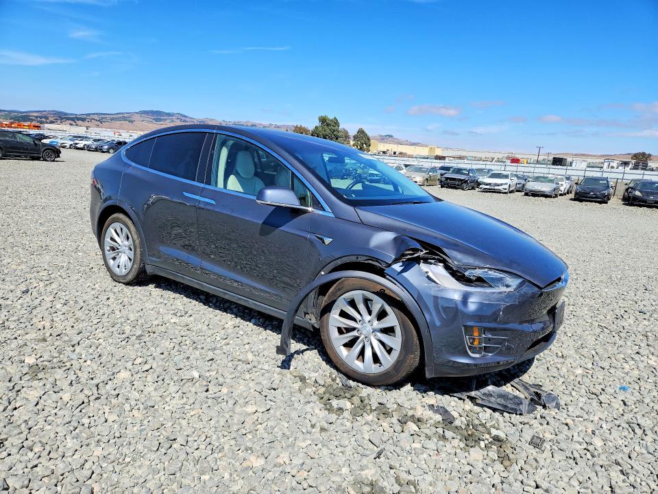 صورة رقم 4 من المزاد - 2018 TESLA MODEL X مع VIN 5YJXCBE27JF110302