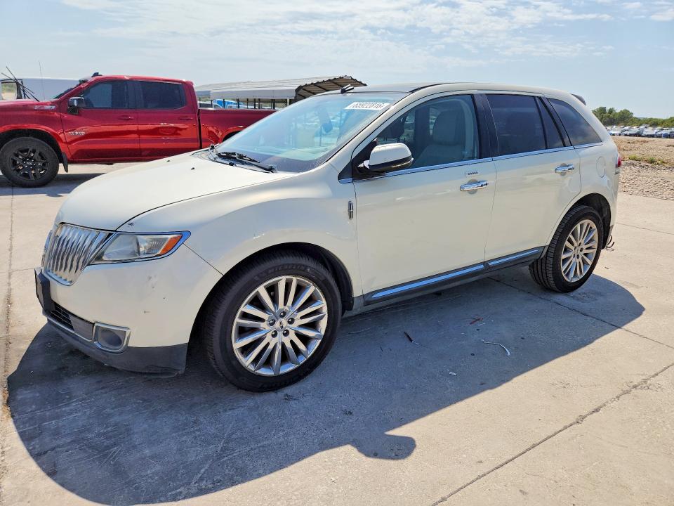 LINCOLN MKX 2013 with VIN 2LMDJ6JK1DBL38562 - Photo from auction