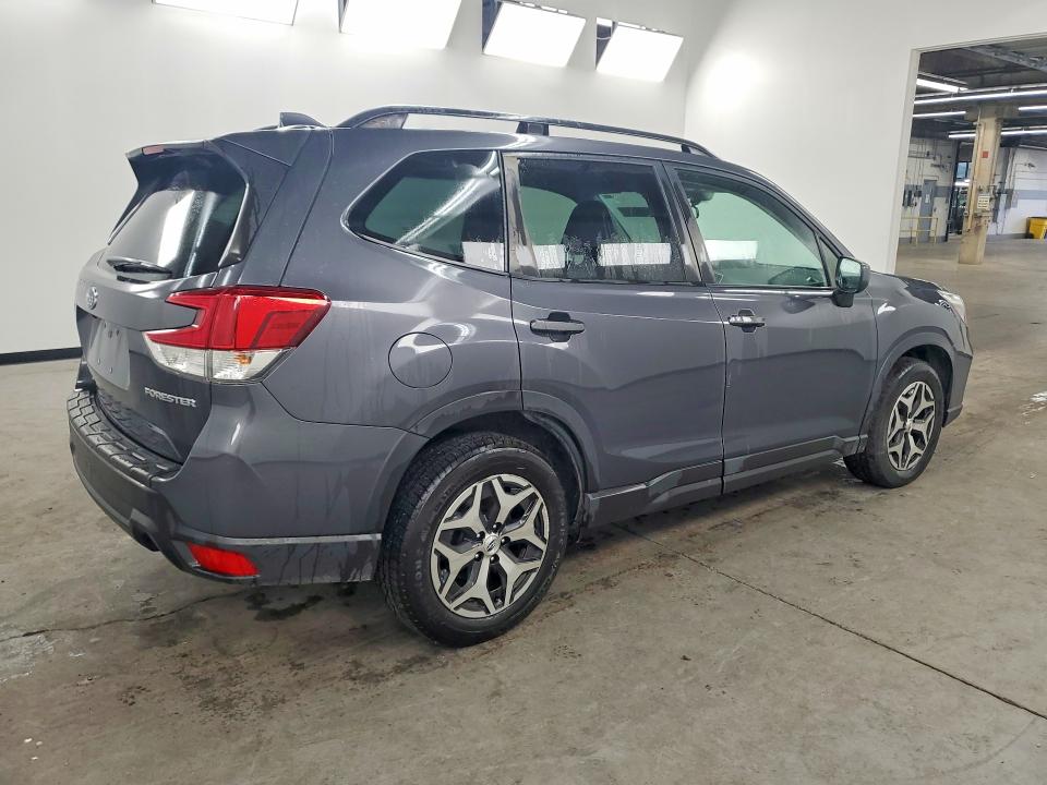 Photo 3 from auction – 2021 SUBARU FORESTER with VIN JF2SKAFC5MH544903