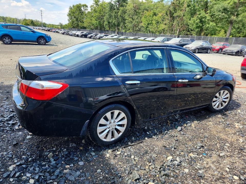 Снимка 3 от търг – 2015 HONDA ACCORD с VIN 1HGCR2F74FA267598