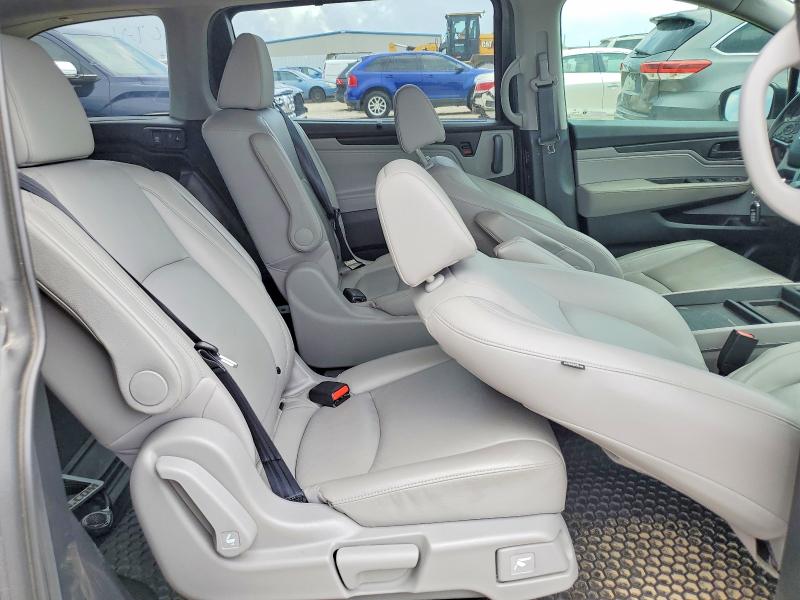 Photo 11 from auction – 2018 HONDA ODYSSEY with VIN 5FNRL6H71JB013975