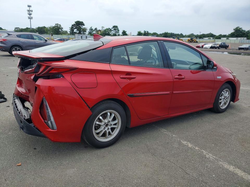 Photo 3 from auction – 2018 TOYOTA PRIUS PRIME with VIN JTDKARFP2J3083137