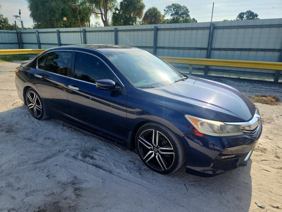 Photo 4 from auction – 2017 HONDA ACCORD with VIN 1HGCR2F52HA088879