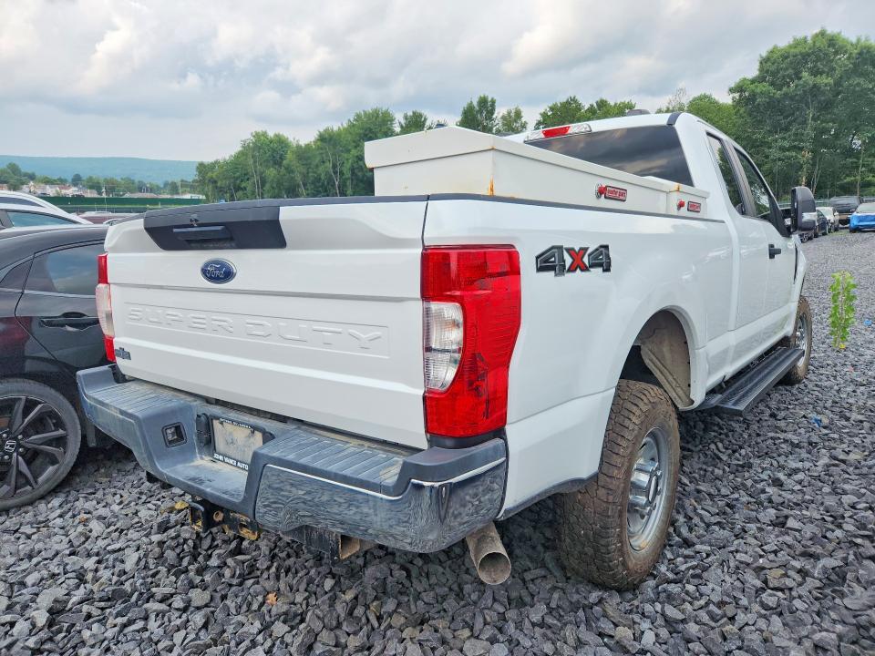 Photo 3 from auction – 2022 FORD F250 with VIN 1FT7X2B65NEF24021