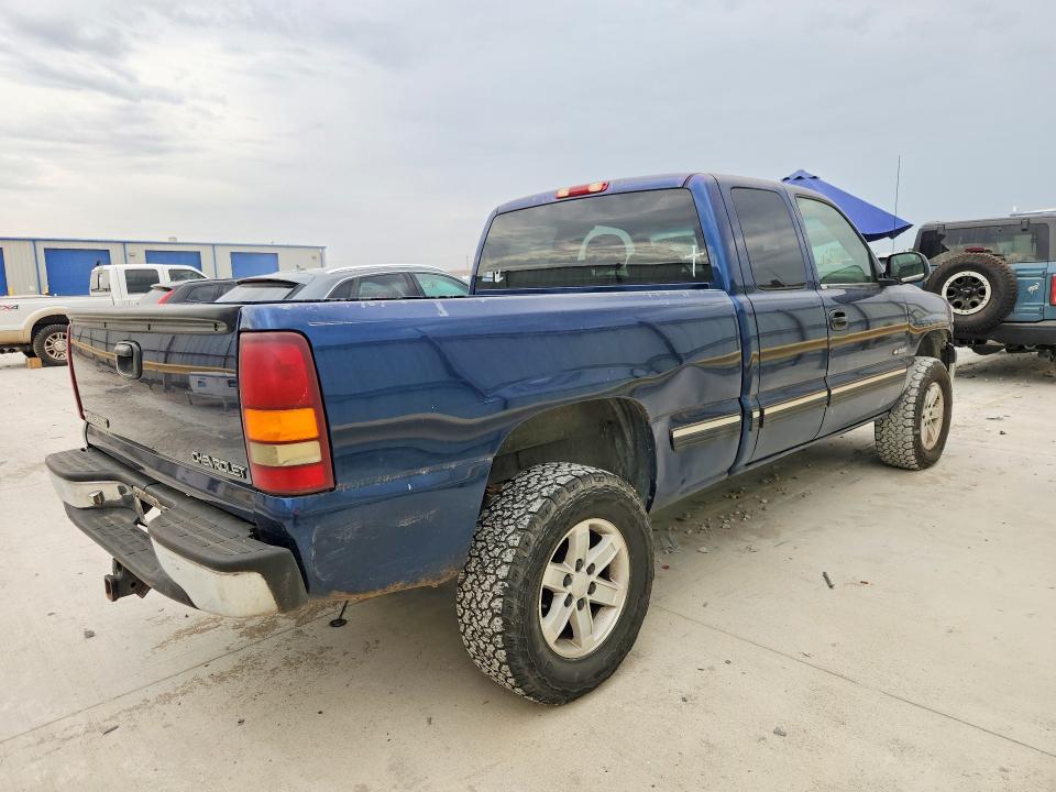 Photo 3 from auction – 2000 CHEVROLET SILVERADO with VIN 2GCEC19T5Y1325694