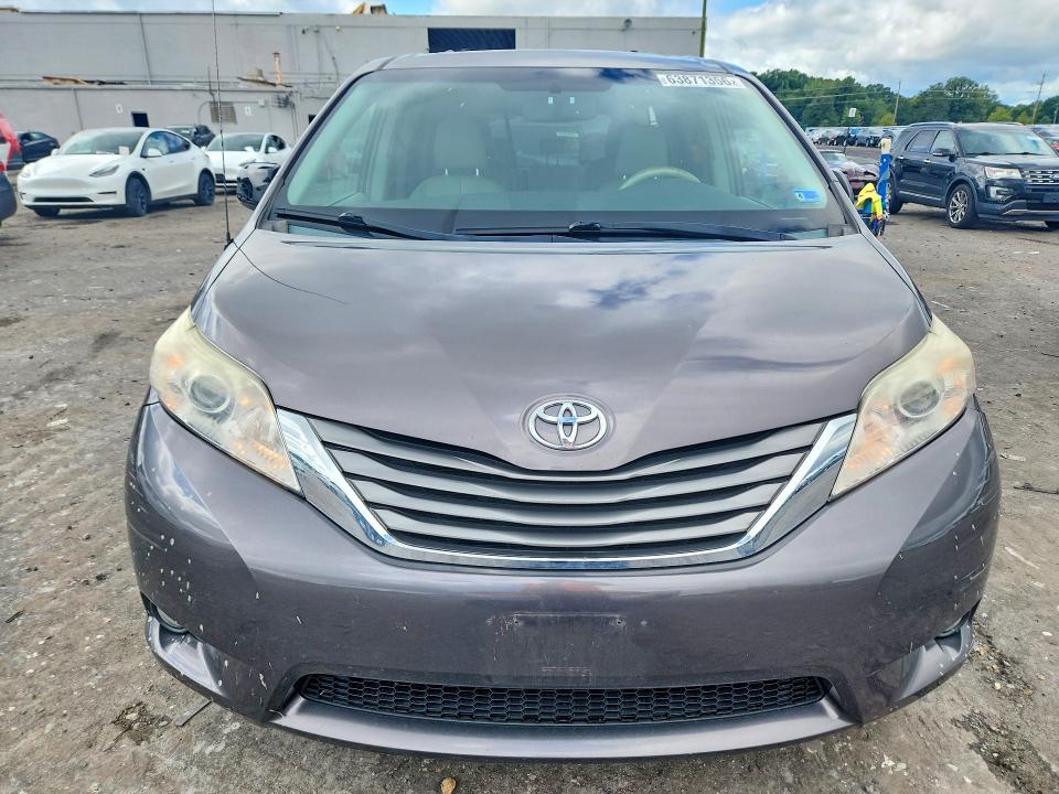 Photo 5 from auction – 2013 TOYOTA SIENNA with VIN 5TDDK3DC9DS061013