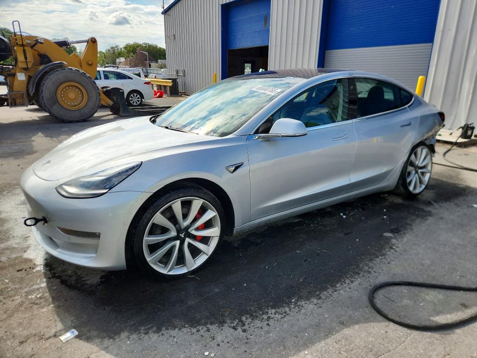 TESLA MODEL 3 2018 with VIN 5YJ3E1EB5JF083393 - Photo from auction