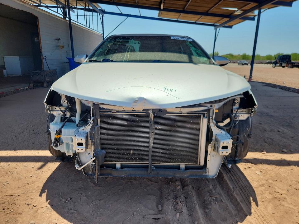 Photo 5 from auction – 2014 TOYOTA CAMRY with VIN 4T4BF1FK8ER444542