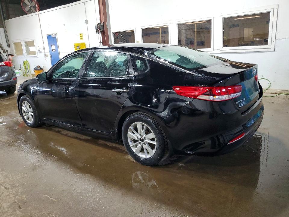 Photo 2 from auction – 2017 KIA OPTIMA with VIN 5XXGT4L30HG155807