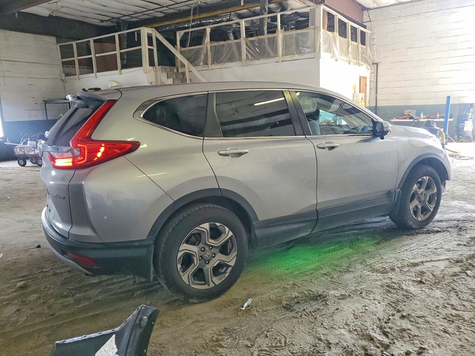 Снимка 3 от търг – 2018 HONDA CR-V с VIN 2HKRW2H53JH118582