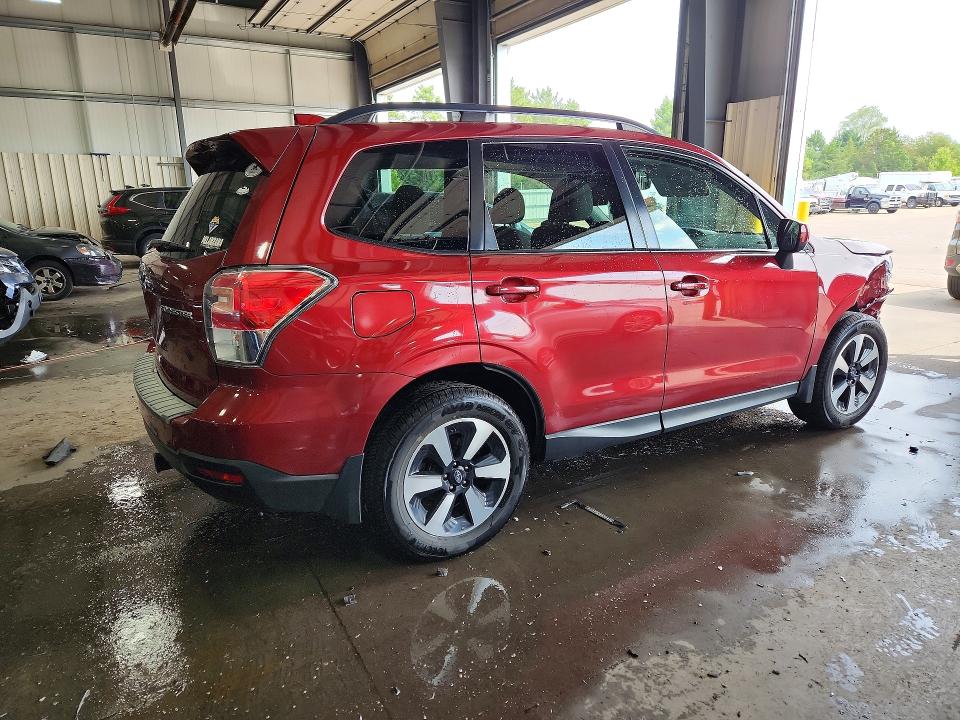 Photo 3 from auction – 2018 SUBARU FORESTER with VIN JF2SJAEC9JH450667