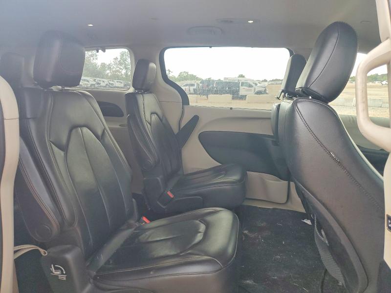 Photo 11 from auction – 2017 CHRYSLER PACIFICA with VIN 2C4RC1BG4HR543867