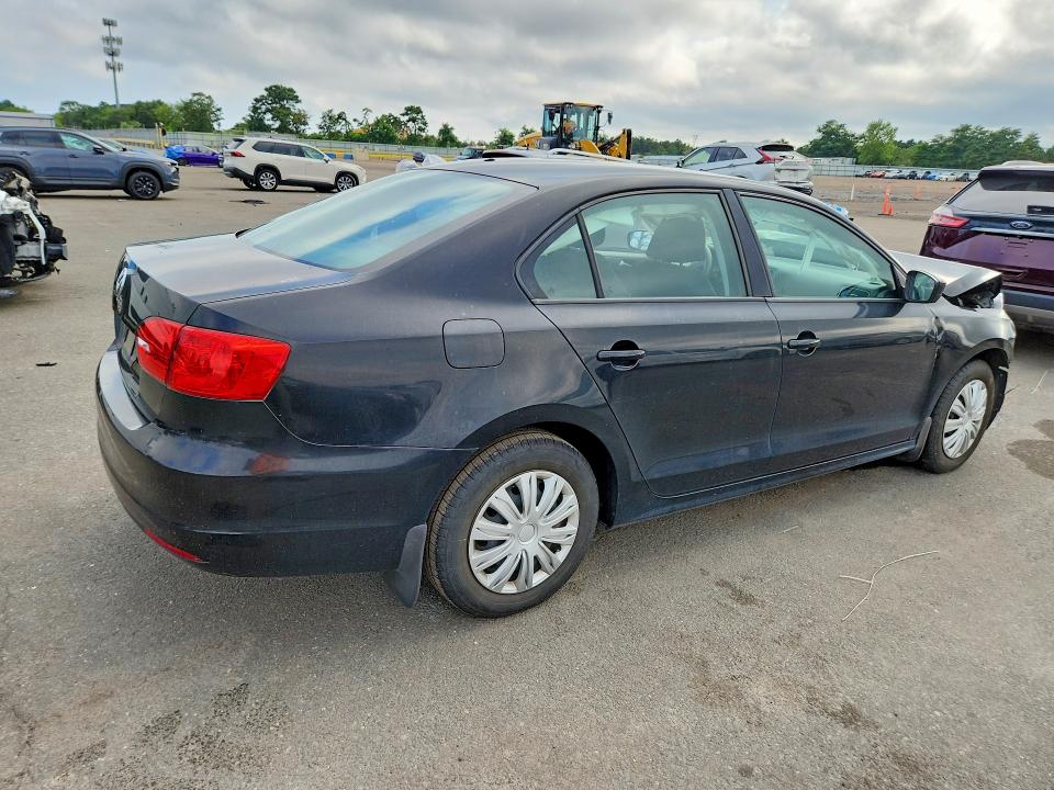 Photo 3 from auction – 2014 VOLKSWAGEN JETTA with VIN 3VW2K7AJ6EM381941