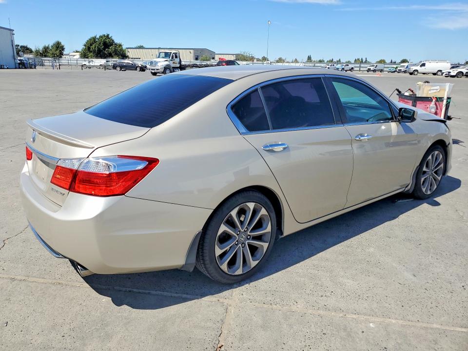 Photo 3 from auction – 2014 HONDA ACCORD with VIN 1HGCR2F59EA047905