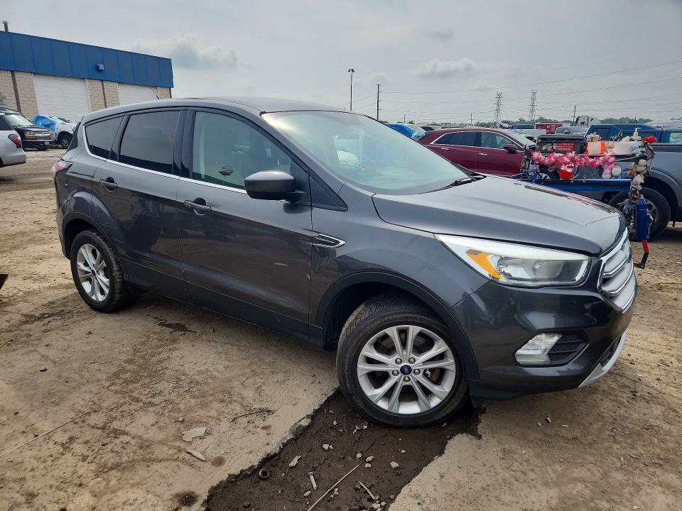 Photo 4 from auction – 2017 FORD ESCAPE with VIN 1FMCU9G99HUA55573