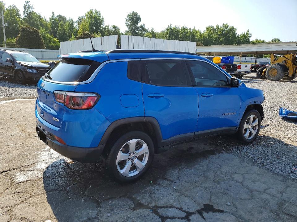 Photo 3 from auction – 2018 JEEP COMPASS with VIN 3C4NJDBB0JT343078