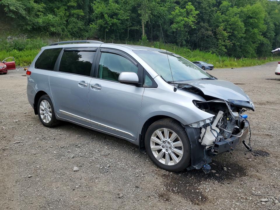 Photo 4 from auction – 2014 TOYOTA SIENNA with VIN 5TDDK3DCXES076203