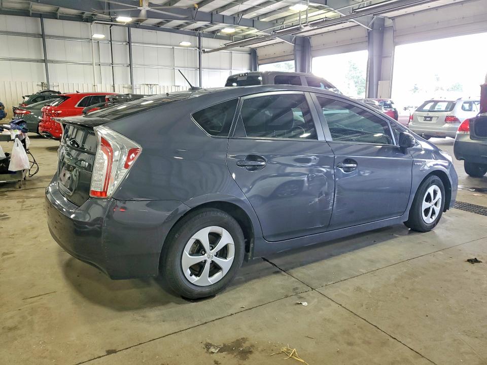 Photo 3 from auction – 2015 TOYOTA PRIUS with VIN JTDKN3DU2F1905268
