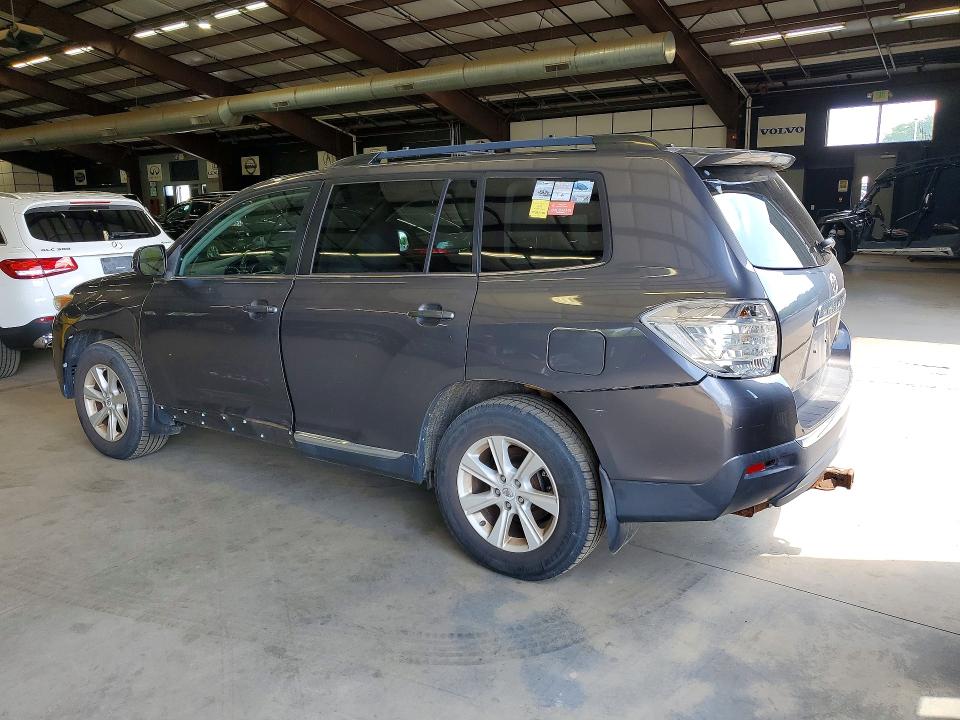 Photo 2 from auction – 2011 TOYOTA HIGHLANDER with VIN 5TDBK3EH0BS090382
