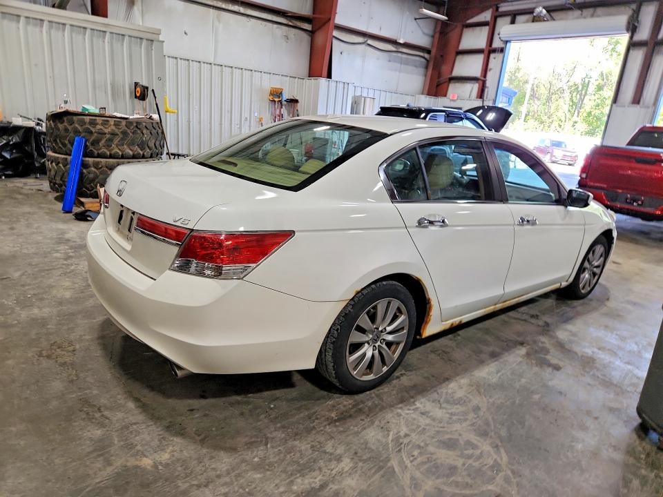 Photo 3 from auction – 2012 HONDA ACCORD with VIN 1HGCP3F80CA009482