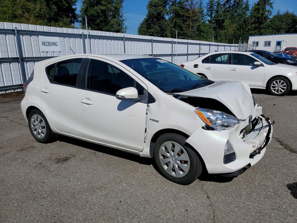 Photo 4 from auction – 2013 TOYOTA PRIUS C with VIN JTDKDTB37D1533100