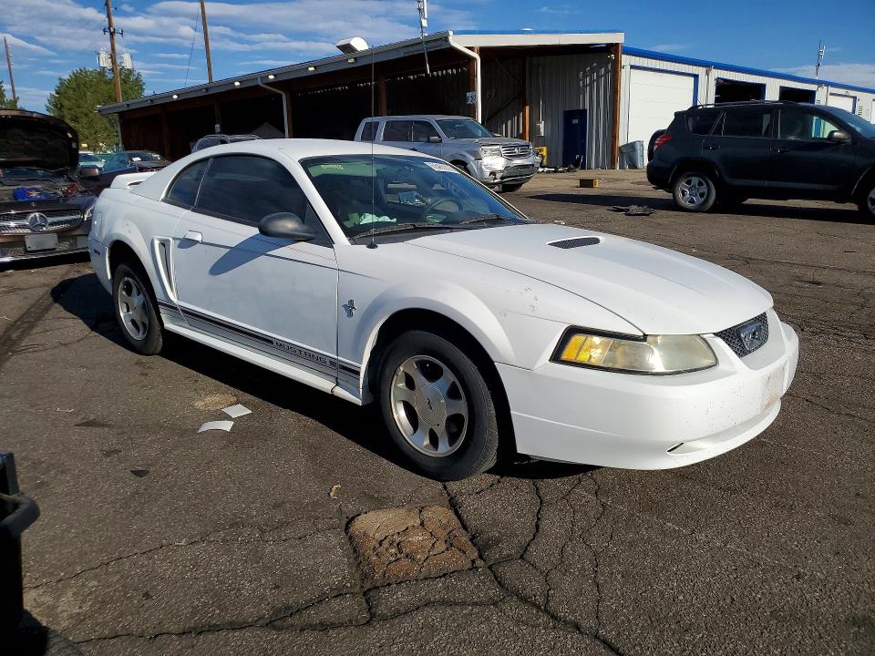 Снимка 4 от търг – 2000 FORD MUSTANG с VIN 1FAFP4046YF245688