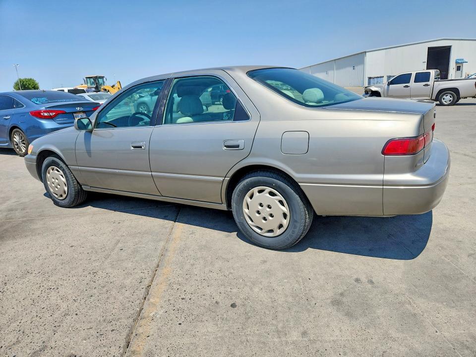 Photo 2 from auction – 1997 TOYOTA CAMRY with VIN 4T1BG22K9VU179097