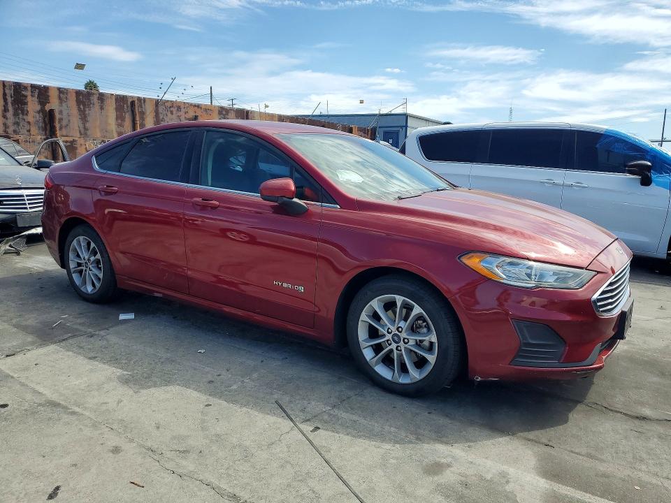 Photo 4 from auction – 2019 FORD FUSION with VIN 3FA6P0LU6KR242417