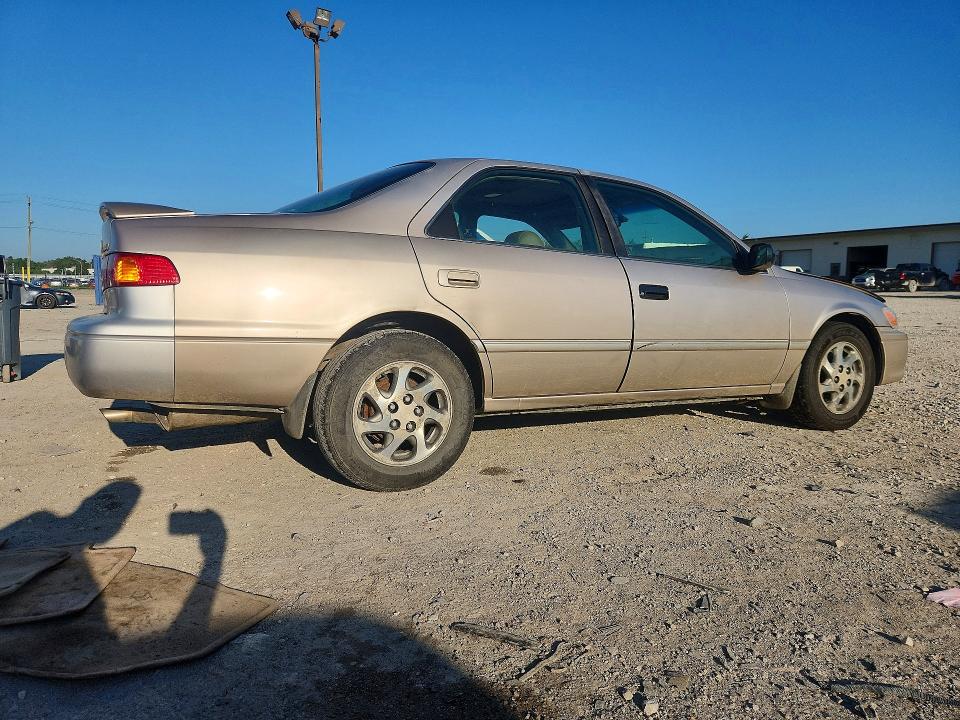 Photo 3 from auction – 2001 TOYOTA CAMRY with VIN 4T1BG28K01U777872