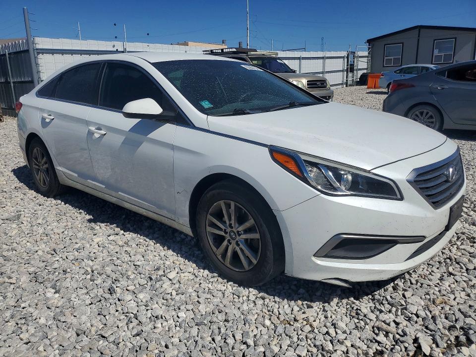 Photo 4 from auction – 2017 HYUNDAI SONATA with VIN 5NPE24AF2HH574821
