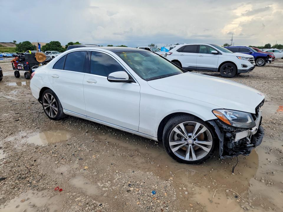 Photo 4 from auction – 2017 MERCEDES-BENZ C with VIN WDDWF4JB2HR246500
