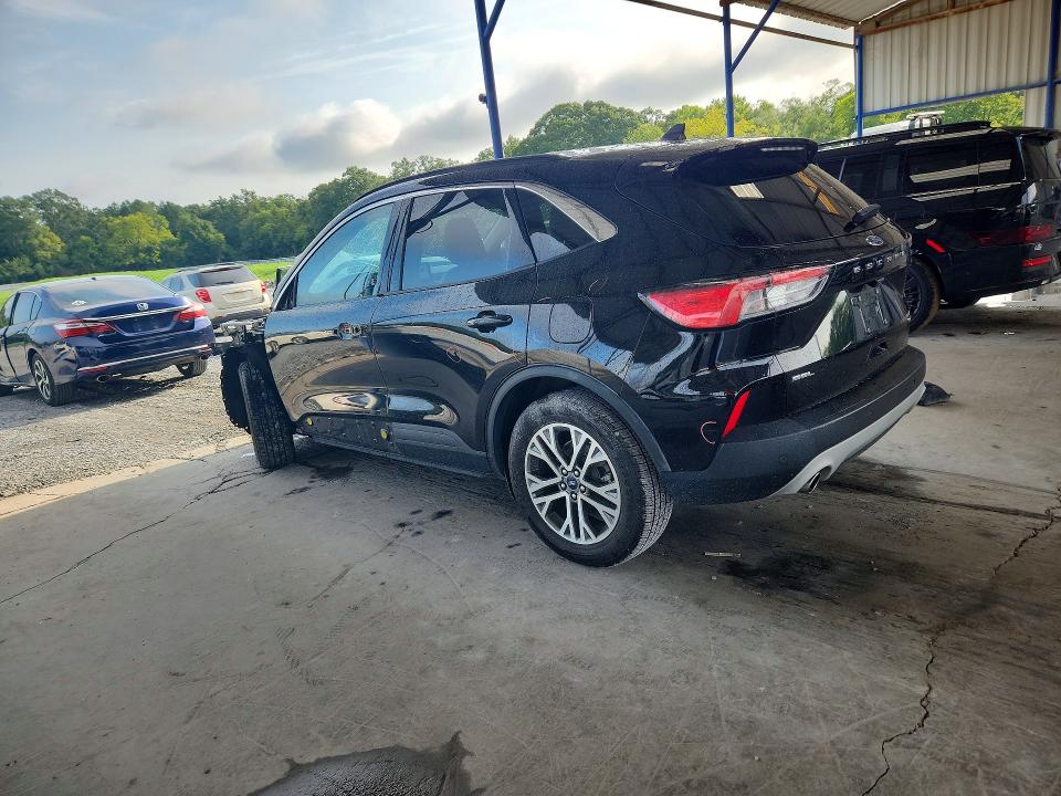 Photo 2 from auction – 2021 FORD ESCAPE with VIN 1FMCU0CZXMUA39670