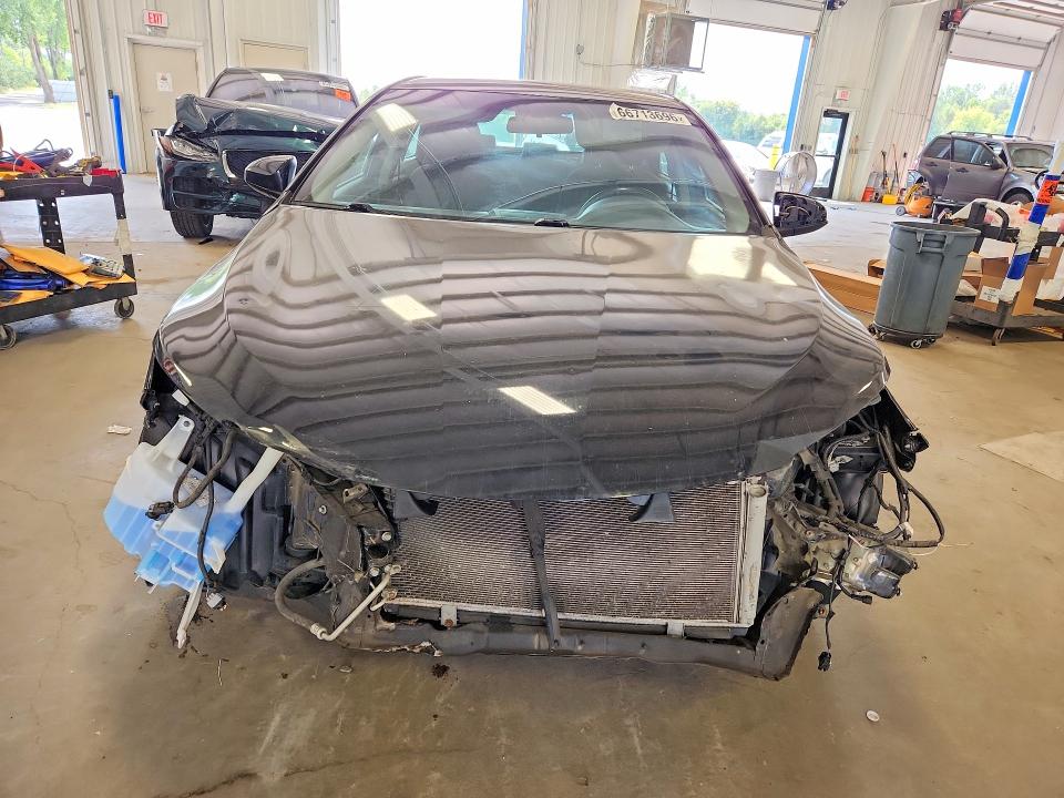 Photo 5 from auction – 2017 TOYOTA CAMRY with VIN 4T1BF1FK9HU297095