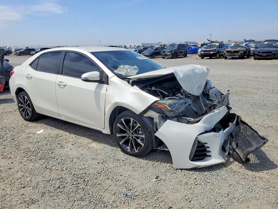 Photo 4 from auction – 2018 TOYOTA COROLLA with VIN 5YFBURHEXJP743063