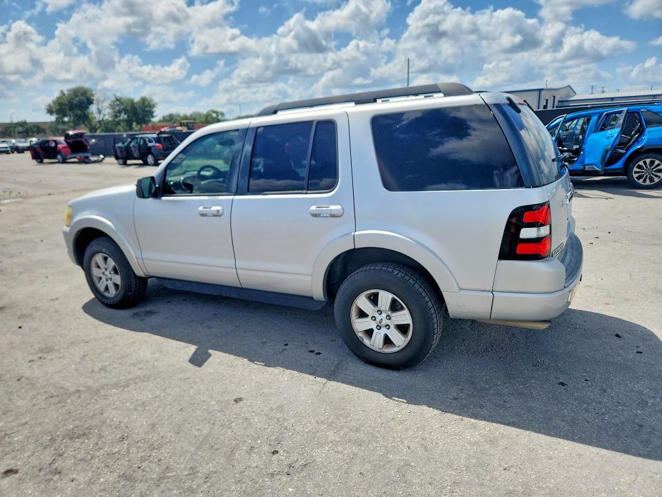 Photo 2 from auction – 2010 FORD EXPLORER with VIN 1FMEU6DE0AUA70574