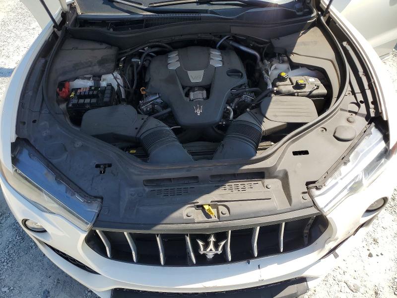 Photo 12 from auction – 2018 MASERATI LEVANTE with VIN ZN661XUL5JX294345